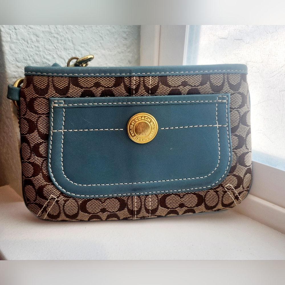 Coach wristlet - Picture 4 of 4